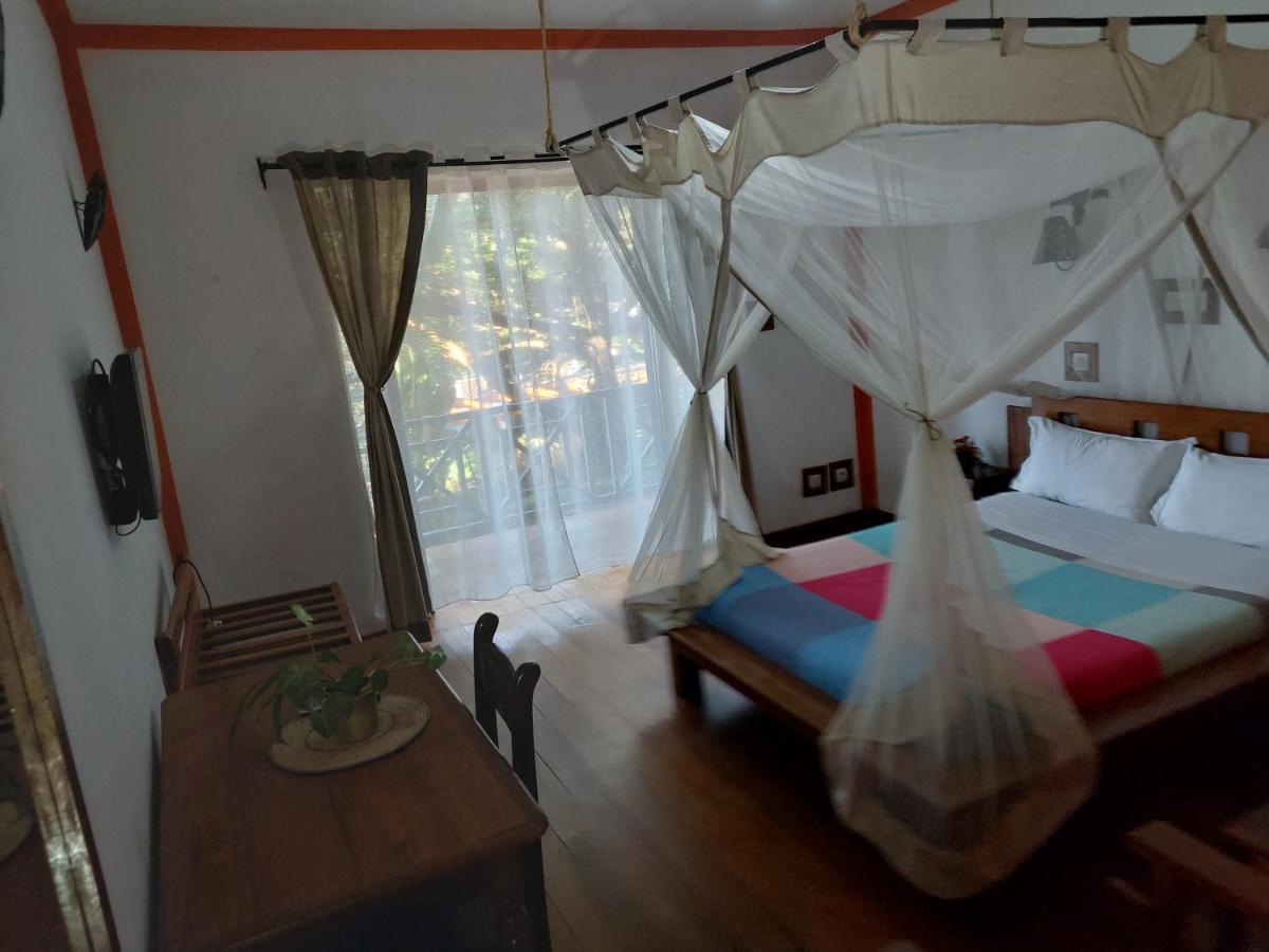 Island Continent Hotel Ivato  Luaran gambar