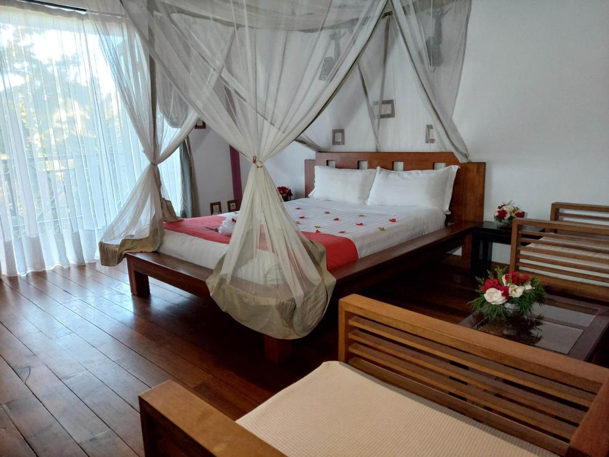 Island Continent Hotel Ivato  Luaran gambar