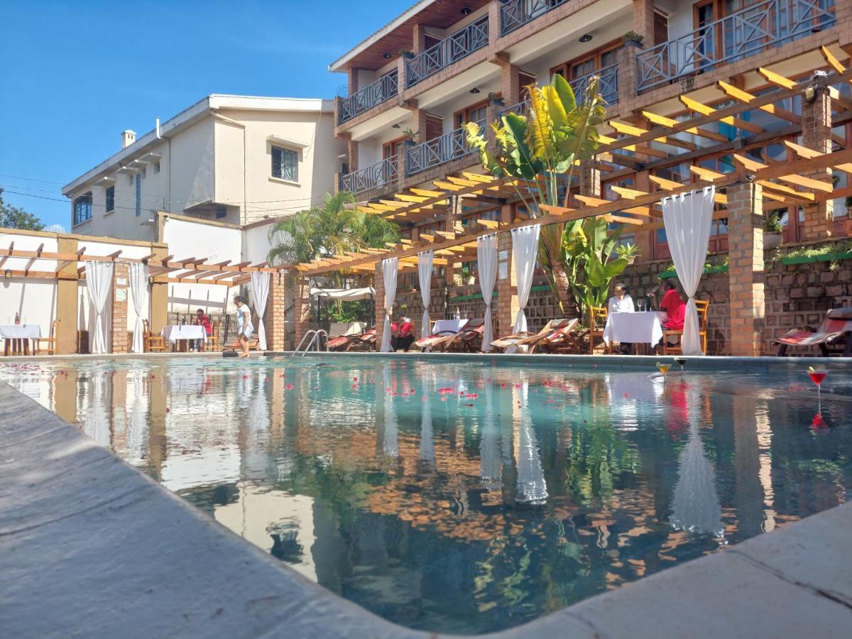 Island Continent Hotel Ivato  Luaran gambar