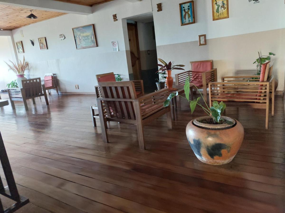 Island Continent Hotel Ivato  Luaran gambar