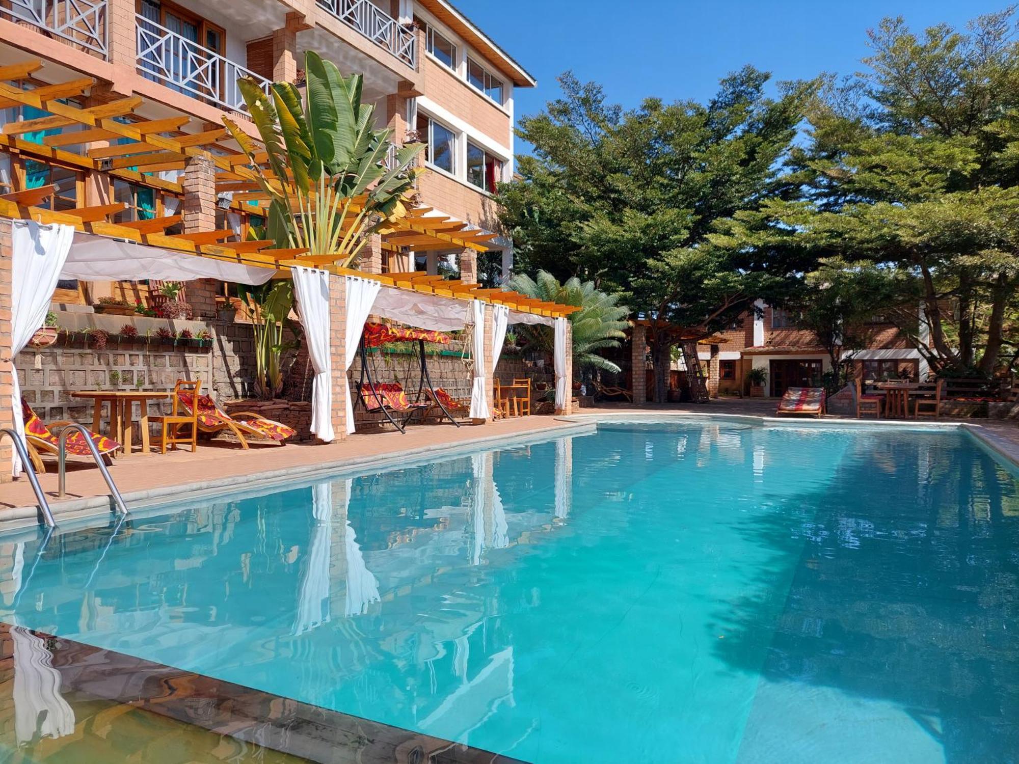 Island Continent Hotel Ivato  Luaran gambar