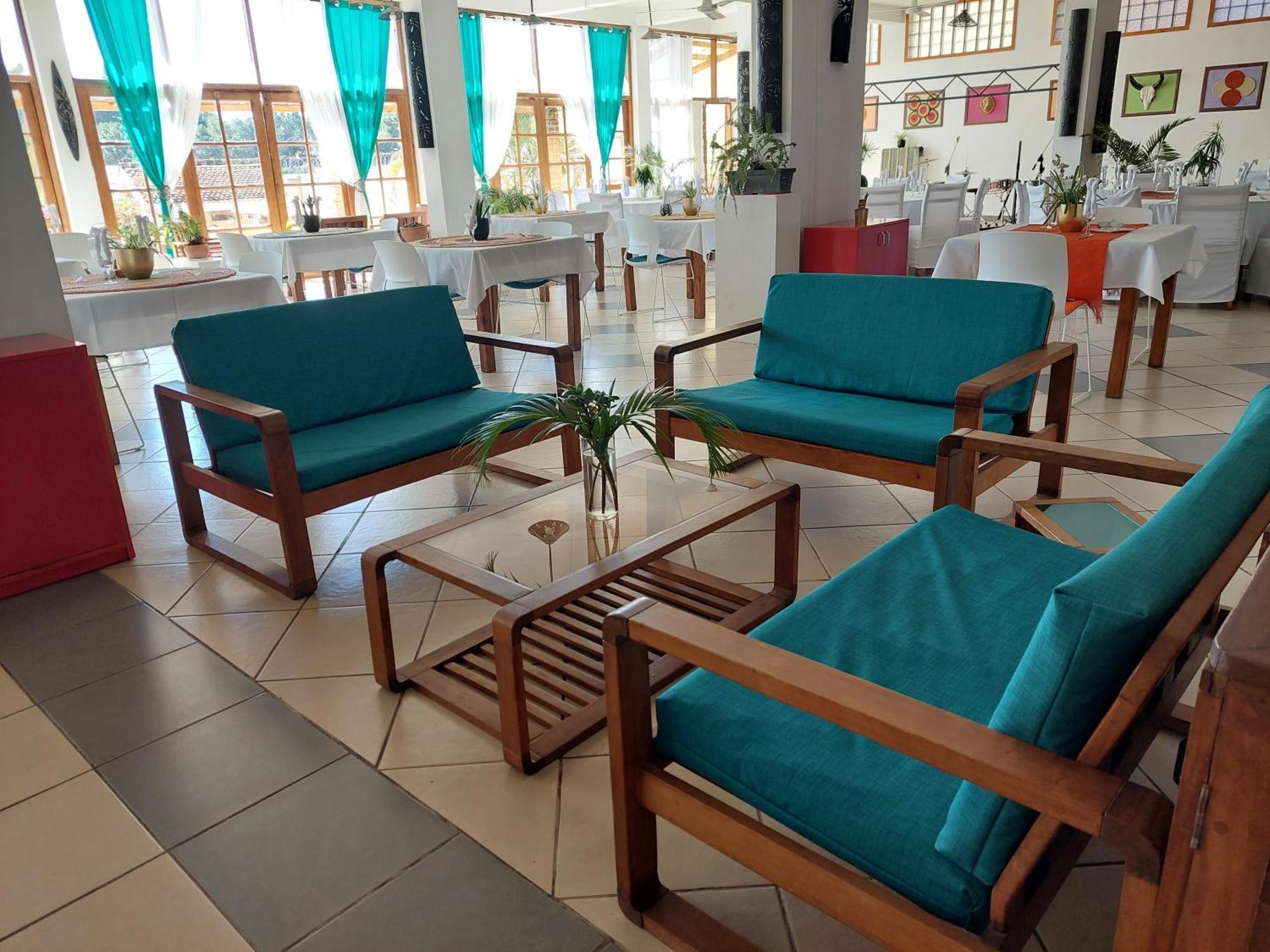 Island Continent Hotel Ivato  Luaran gambar