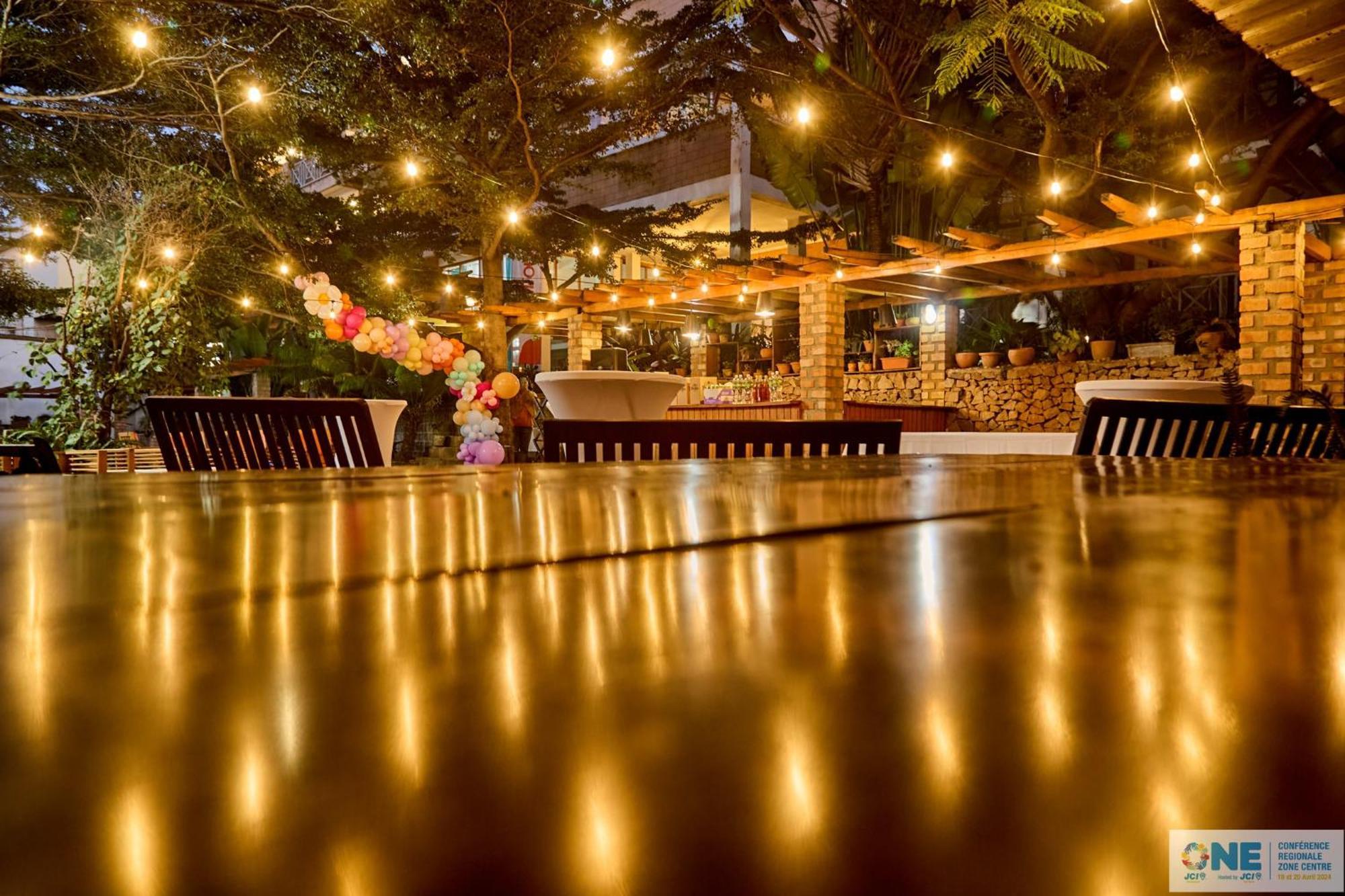 Island Continent Hotel Ivato  Luaran gambar